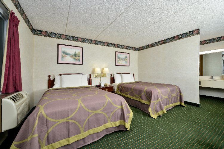 LIFE HOUSE BERKSHIRES Lenox MA 194 Pittsfield Rd. 01240