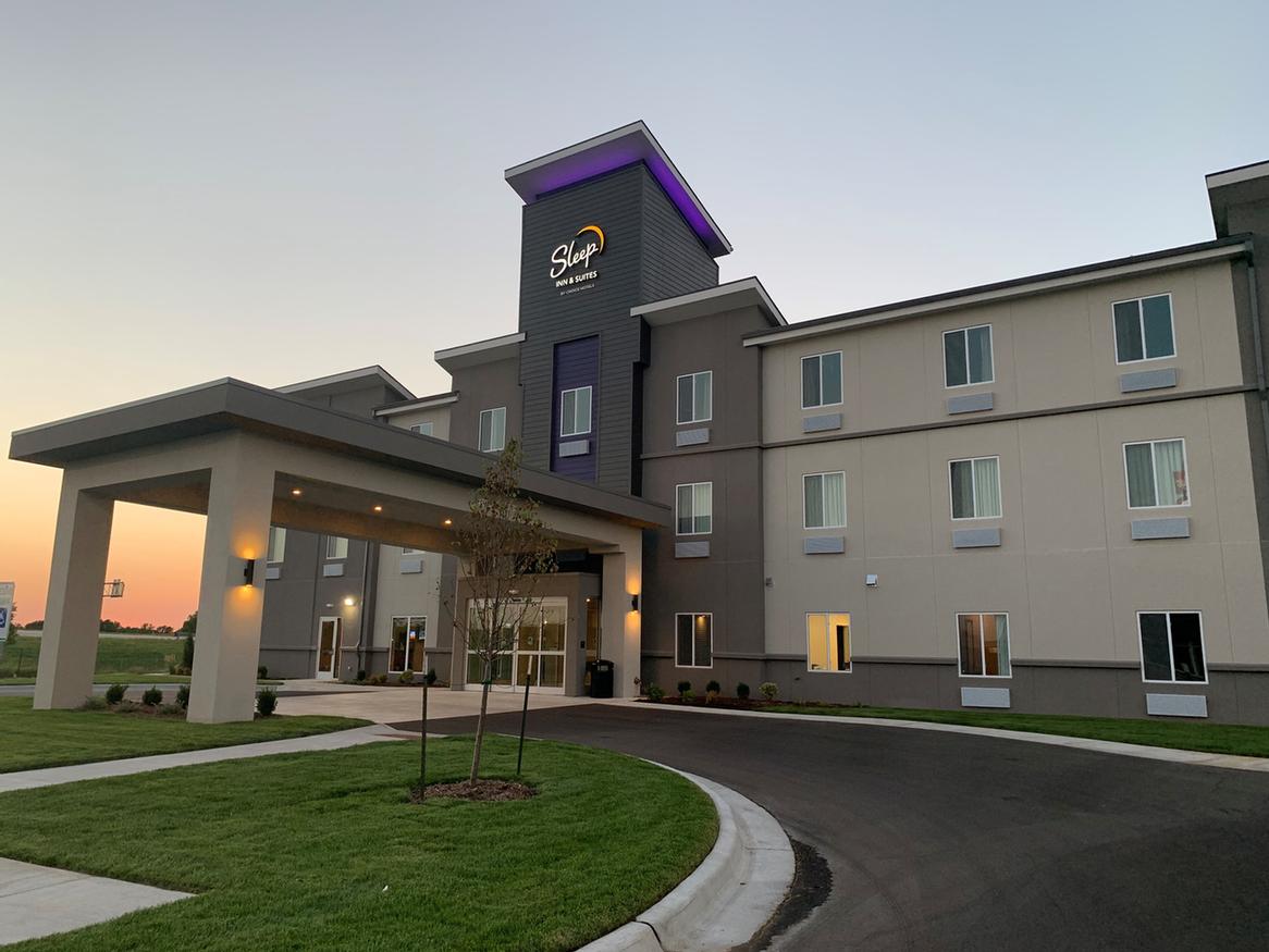 SLEEP INN & SUITES Park City KS 970 Connolly Court 67219