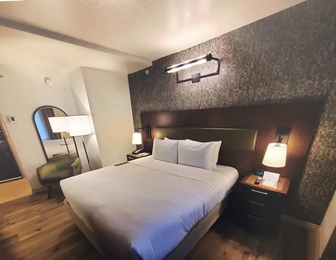 DOUBLETREE BY HILTON® NEW YORK DOWNTOWN - New York NY 8 Stone 10004