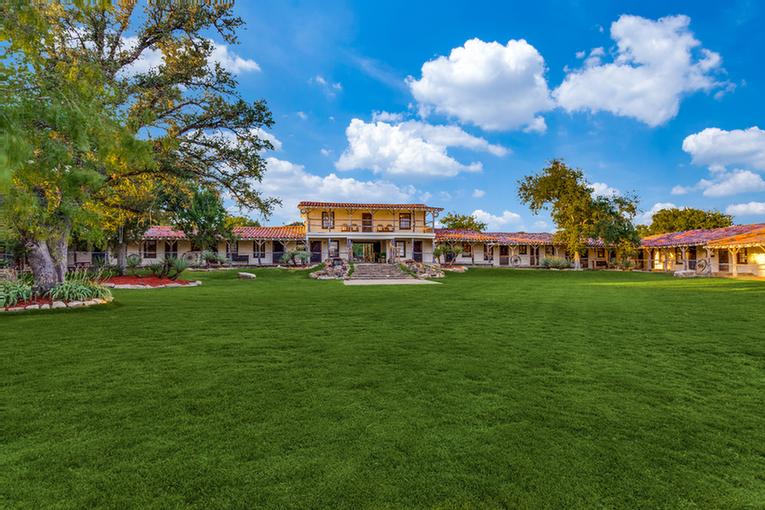 REST YOURSELF RIVER RANCH Mineral Wells TX 133 Seybold Rd. 76067