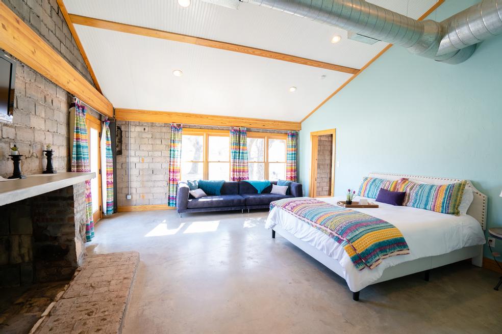 REST YOURSELF RIVER RANCH Mineral Wells TX 133 Seybold Rd. 76067