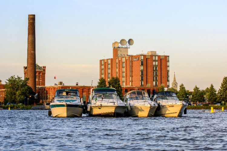 HÔTEL MOCO SalaberryDeValleyfield QC 40 Centenaire J6S3L6