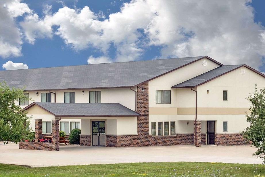 RODEWAY INN NEAR I 35 LAMONI Lamoni IA 2013 East Main 50140